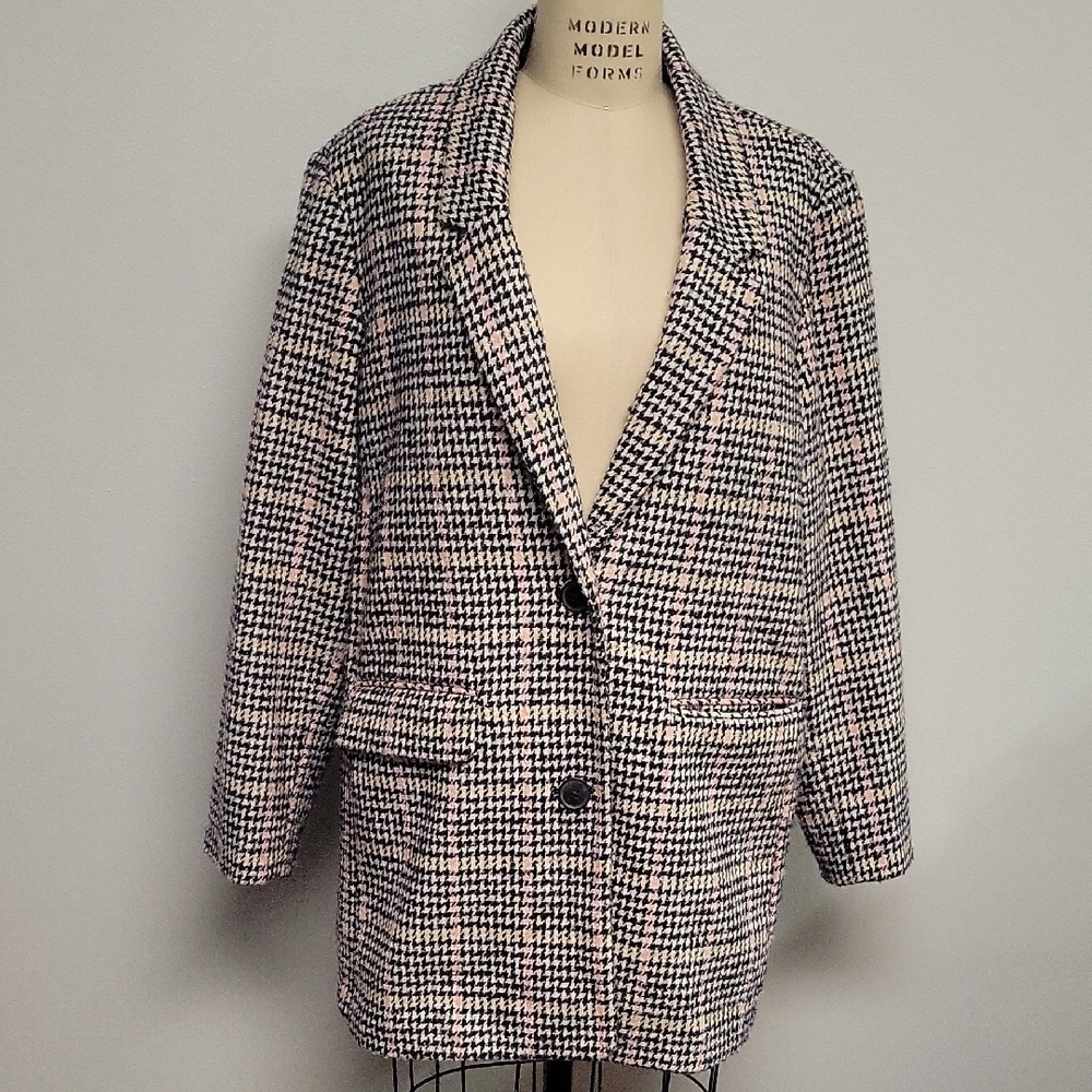 Old Navy Houndstooth Blazer in Black, Cream & Pink Detail